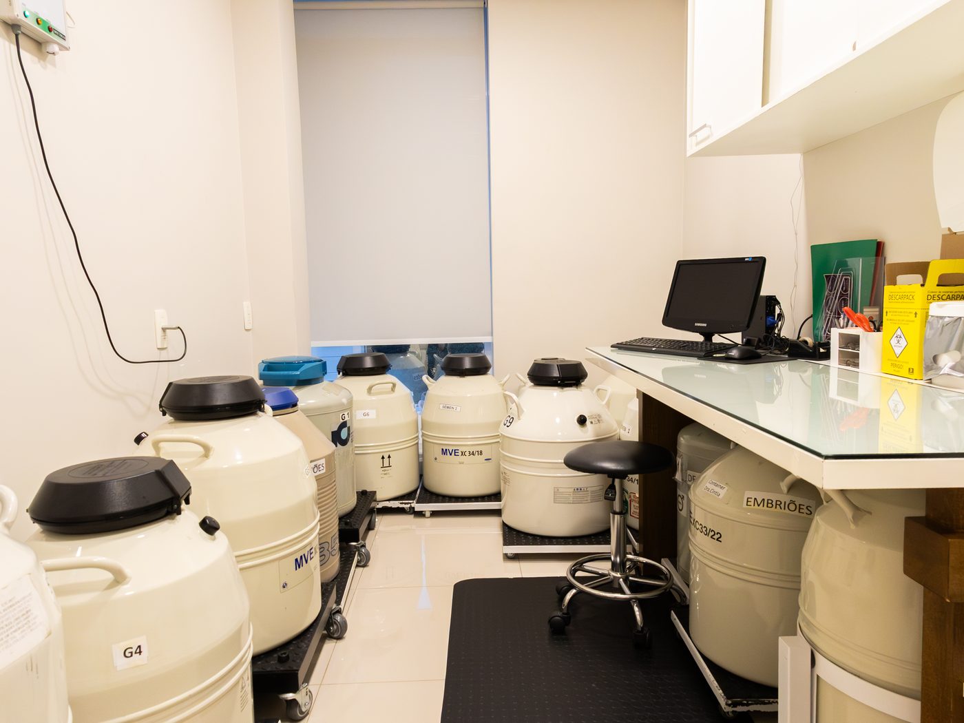 Sala de armazenamento de óvulos e embriões da Clínica Nilo Frantz, em Porto Alegre